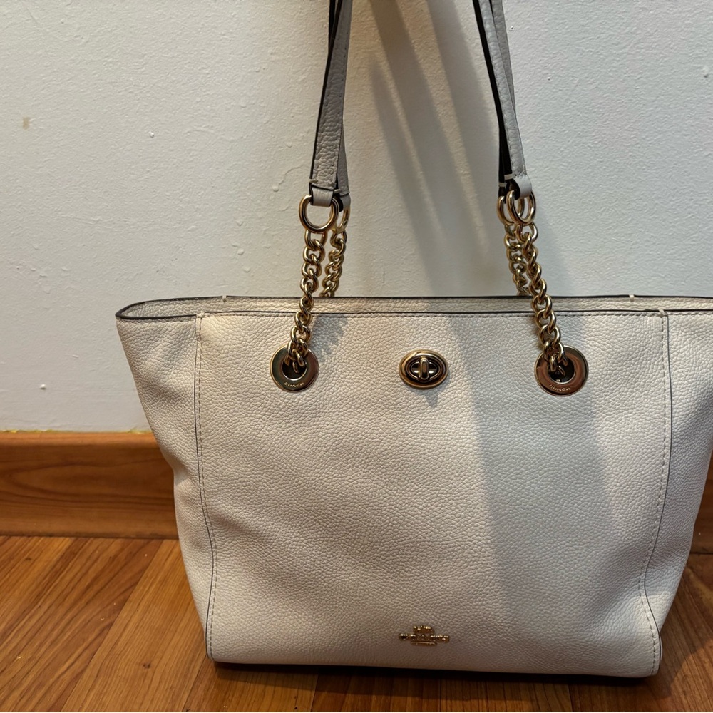 Coach Turnlock Chain Tote 27